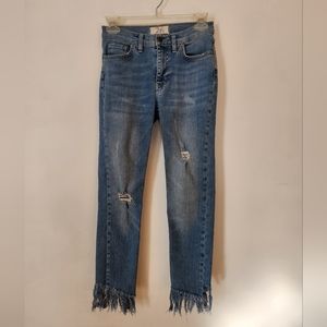 We The Free frayed hem distressed skinny jeans Size 26